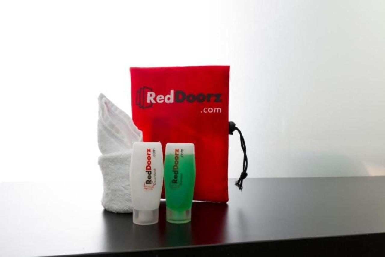 Готель Reddoorz @ Surapati Бандунг Екстер'єр фото